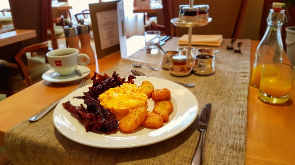 intercontinental kiev club lounge breakfast image