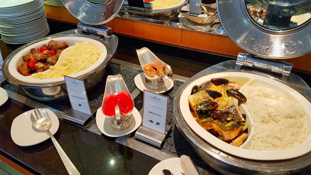 intercontinental kiev club lounge hot food image