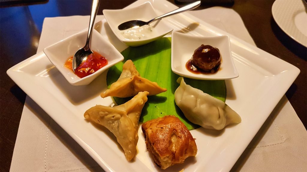 intercontinental dubai marina club lounge canapes