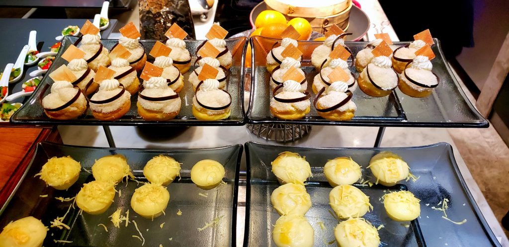 Conrad Manila Executive Lounge Desserts