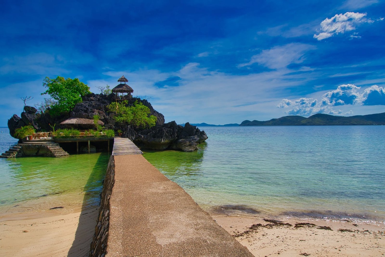 Sangat Island Dive Resort Pier to bar
