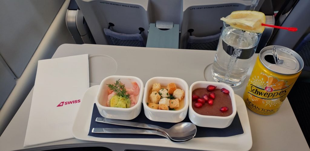 Swiss CS 100 ZRH to FRA business class dining