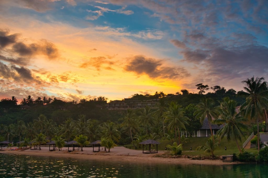 holiday inn vanuatu bright sunset