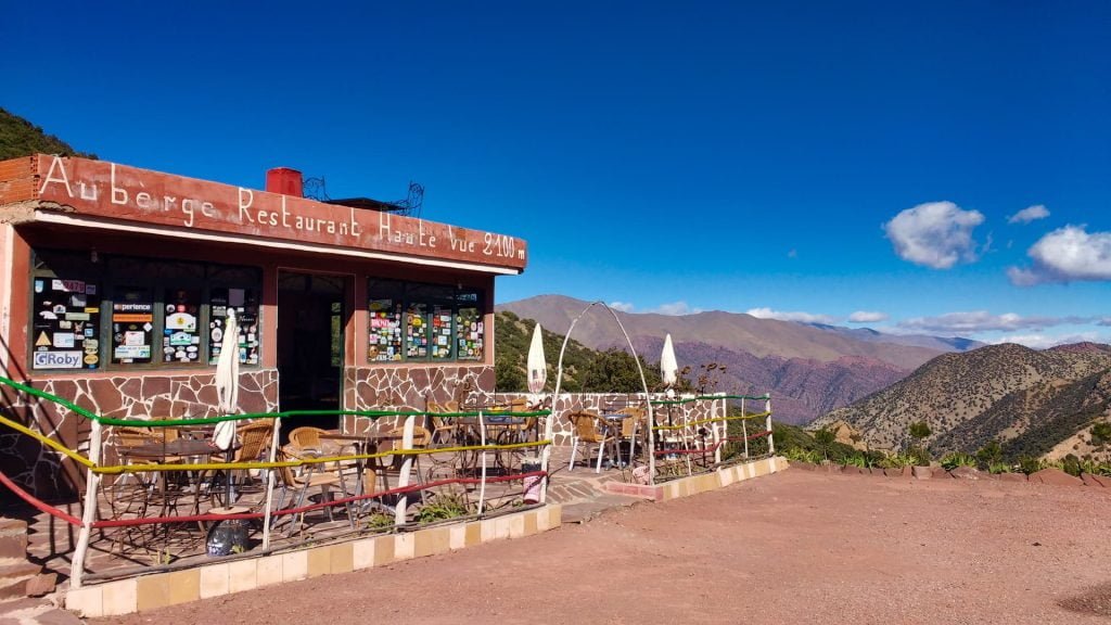 Cycle Morocco mountain rest stop